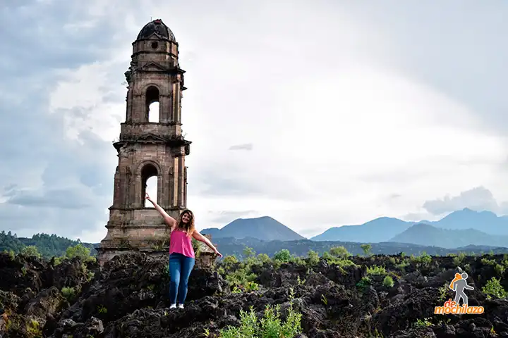 De Mochilazo Ruinas San Juan Parangaricutiro Michoacán