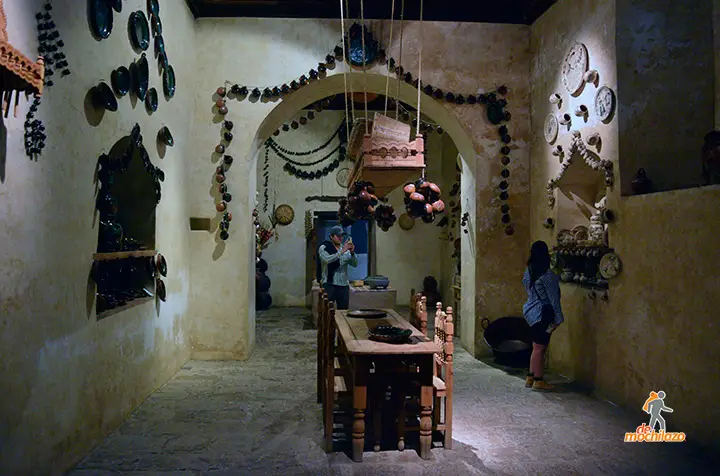 De Mochilazo Exconvento Franciscano Tzintzuntzan Michoacán Pueblo Mágico