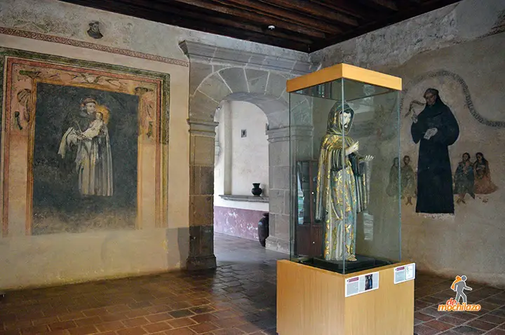 De Mochilazo Exconvento Franciscano Tzintzuntzan Michoacán Pueblo Mágico