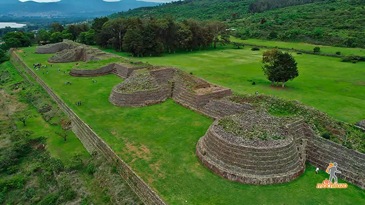 De Mochilazo Zona Arqueológica Las Yácatas Tzintzuntzan Michoacán Pueblo Mágico
