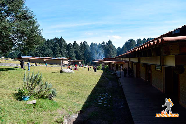Area de Restaurantes Sierra Chincua Mariposa Monarca De Mochilazo
